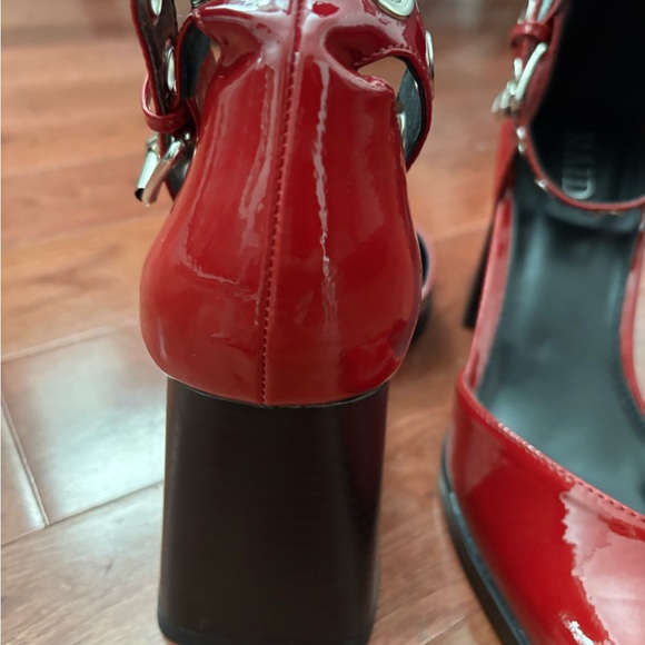 Chic Red Patent Leather Block Heels - Picture 3 of 4